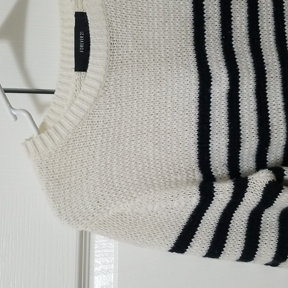 sweater - Picture 3 of 3